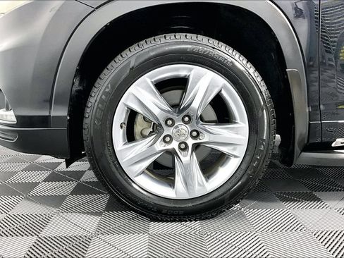 Used 2015 Toyota Highlander Limited Platinum AWD/4WD image 8