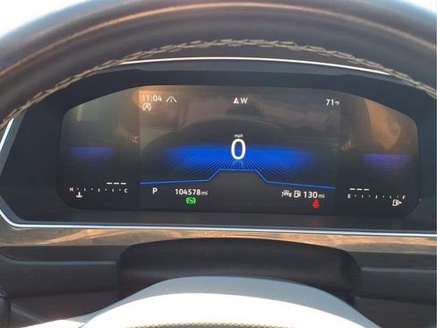 Used 2024 Volkswagen Tiguan SE image 11