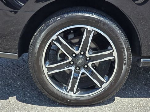 Used 2019 Ford Expedition Limited w/ Equipment Group 303A AWD/4WD image 15