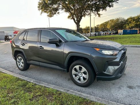 Used 2022 Toyota RAV4 LE FWD image 8