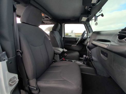 Used 2017 Jeep Wrangler Sport w/ Mopar Black Appearance Group image 21