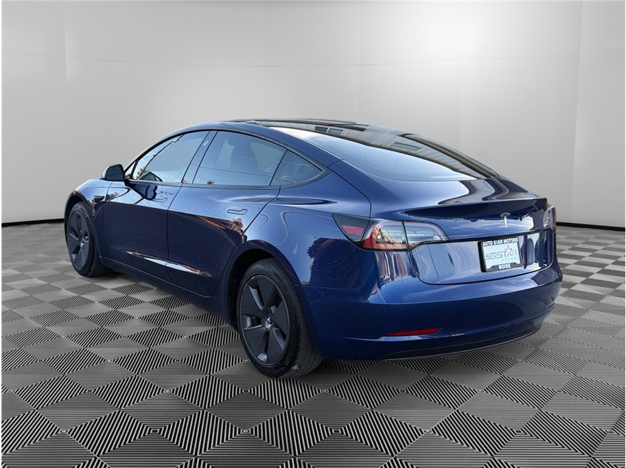 Used 2023 Tesla Model 3 Standard Range RWD image 3