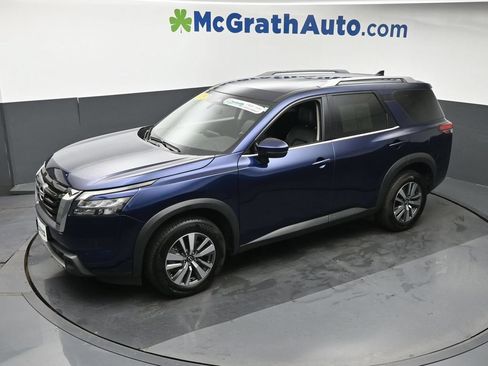 Used 2025 Nissan Pathfinder SL AWD/4WD image 22