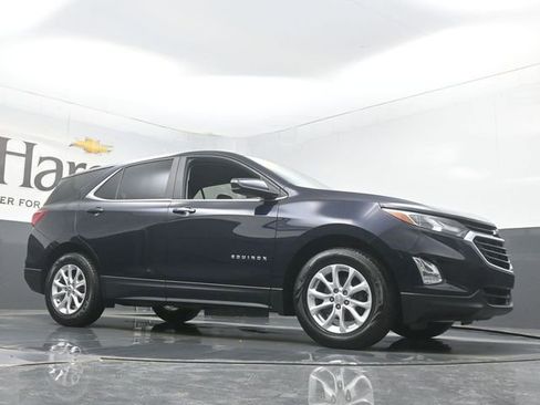 Used 2021 Chevrolet Equinox LT image 2