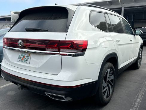 Used 2025 Volkswagen Atlas SE FWD image 4