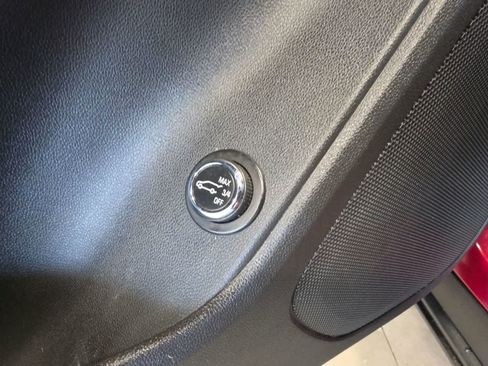 Used 2019 Chevrolet Blazer LT FWD image 18