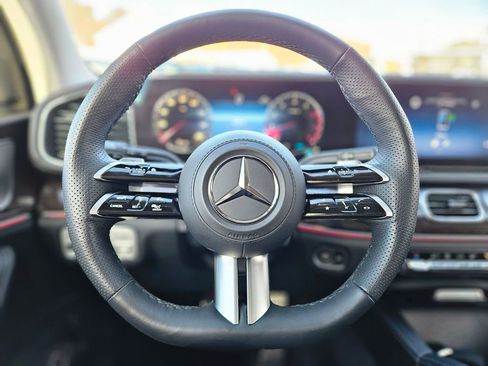 Certified 2025 Mercedes-Benz GLS 450 4MATIC image 23