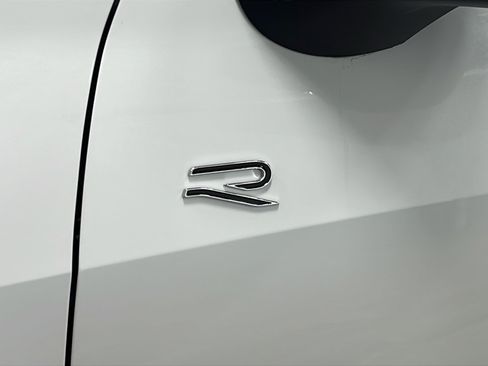 Used 2026 Volkswagen Tiguan SEL R-Line AWD/4WD image 38