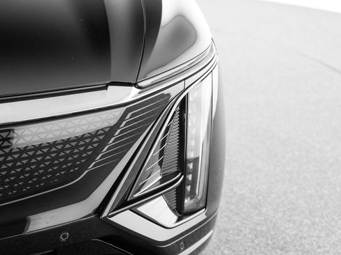 Used 2024 Cadillac Lyriq Sport AWD/4WD image 46