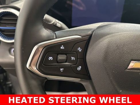 Used 2025 Chevrolet Trax LT w/ LT Convenience Package image 16