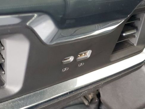 Used 2024 Chevrolet Silverado 2500 LTZ w/ LTZ Convenience Package image 11