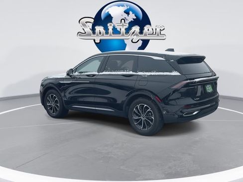 Used 2024 Lincoln Nautilus Premier image 7