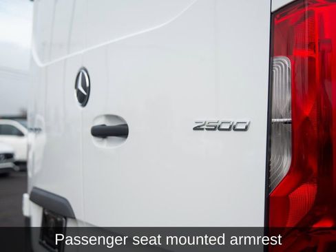 Used 2025 Mercedes-Benz Sprinter 2500 image 19