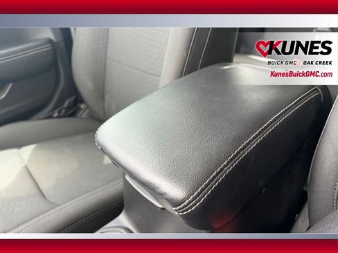 Used 2021 Jeep Wrangler Unlimited Sahara w/ Uconnect 4C Nav & Sound Group AWD/4WD image 12