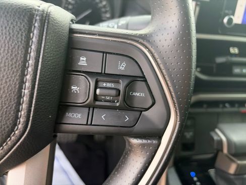 Used 2025 Toyota Tundra SR5 AWD/4WD image 21