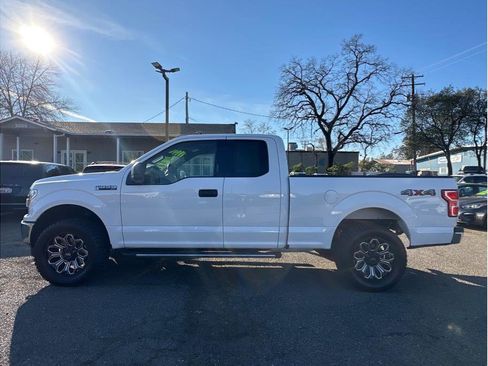 Used 2019 Ford F150 XLT w/ Trailer Tow Package image 4