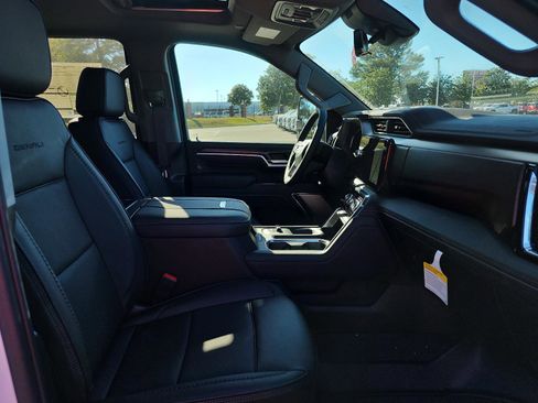 New 2026 GMC Sierra 2500 Denali w/ Denali Reserve Package image 7