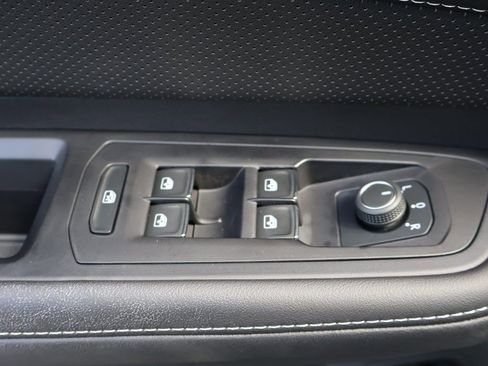 Used 2024 Volkswagen Atlas SE image 43