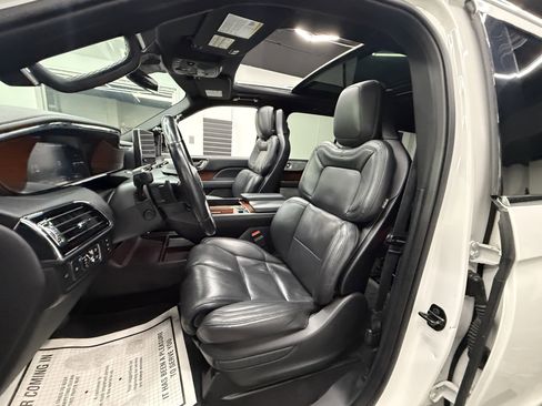 Used 2022 Lincoln Navigator Reserve w/ Equipment Group 201A image 13