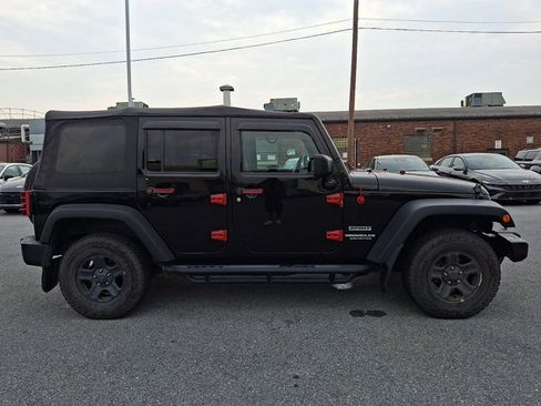 Used 2017 Jeep Wrangler Unlimited Sport w/ Max Tow Package AWD/4WD image 7