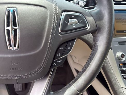 Used 2019 Lincoln MKZ Premiere FWD image 13
