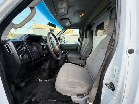 Used 2016 Ford E-350 and Econoline 350 Super Duty w/ Power Windows & Locks Group RWD image 17