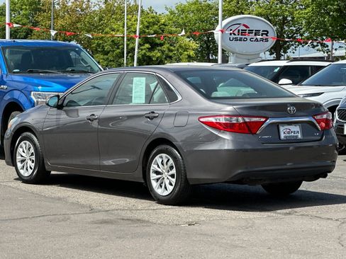 Used 2016 Toyota Camry LE FWD image 6