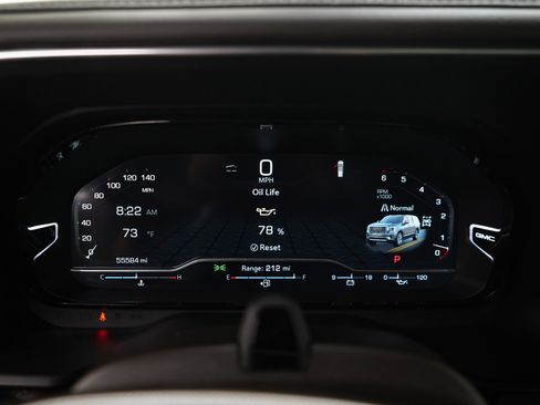 Used 2023 GMC Yukon Denali w/ Advanced Technology Package AWD/4WD image 32