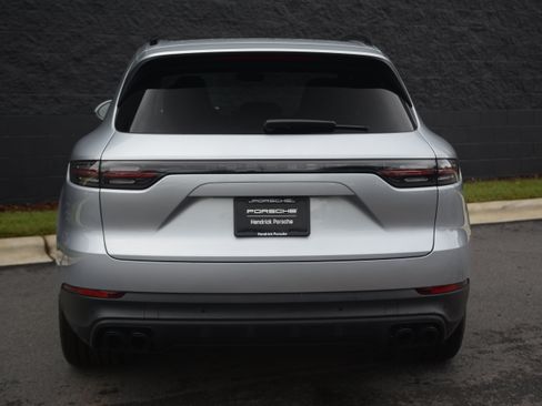 Certified 2023 Porsche Cayenne AWD/4WD image 6