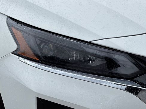 Used 2025 Nissan Altima 2.5 SV image 9