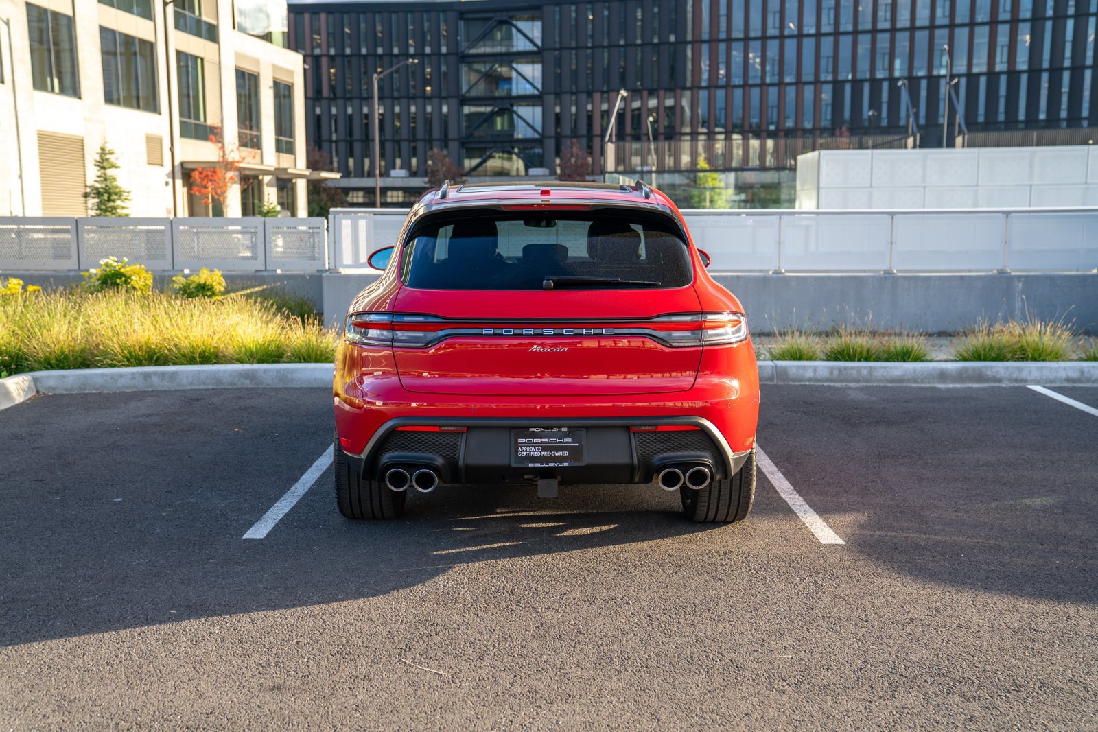 Certified 2026 Porsche Macan AWD/4WD image 7