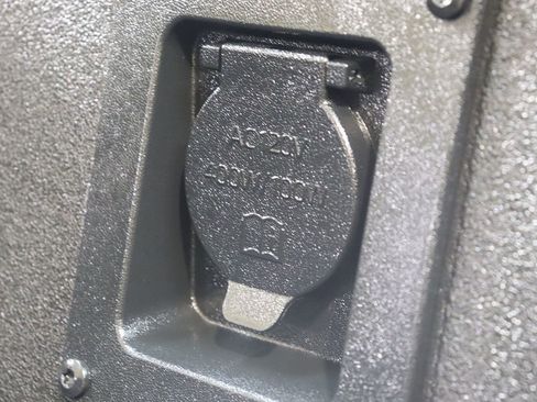 Used 2024 Toyota Tacoma Limited w/ Limited Package (LT) image 28