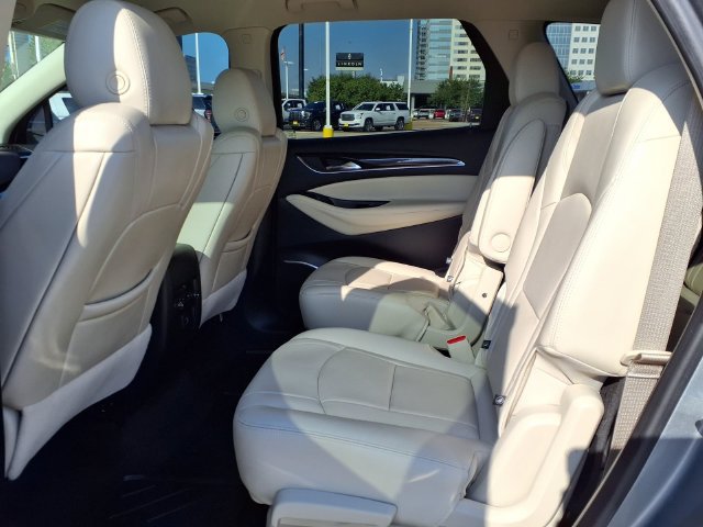 Used 2023 Buick Enclave Essence FWD image 5