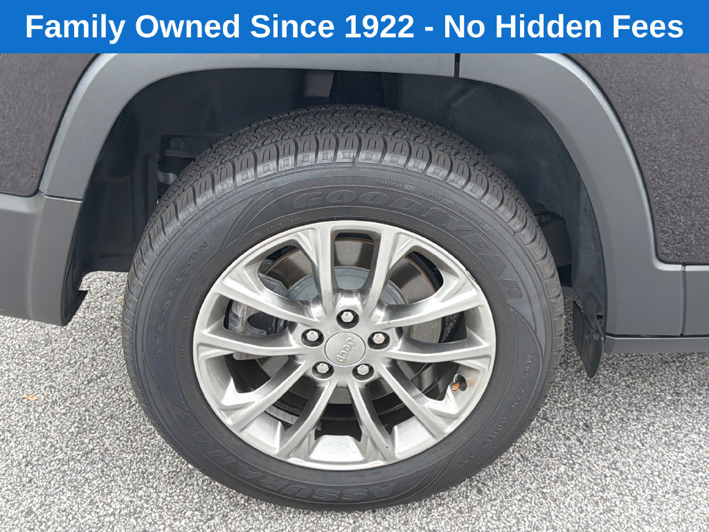 Used 2021 Jeep Cherokee Latitude Lux FWD image 17