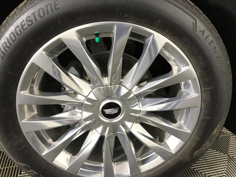 Used 2021 Cadillac Escalade Premium Luxury image 40