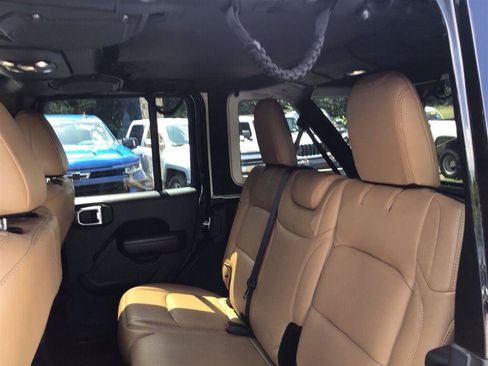 Used 2023 Jeep Wrangler Unlimited Sport AWD/4WD image 5