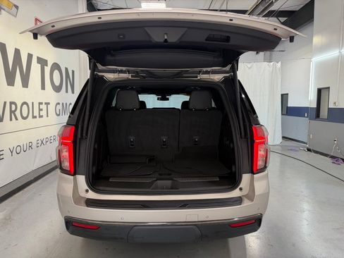 Used 2022 Chevrolet Tahoe RST w/ Luxury Package AWD/4WD image 37