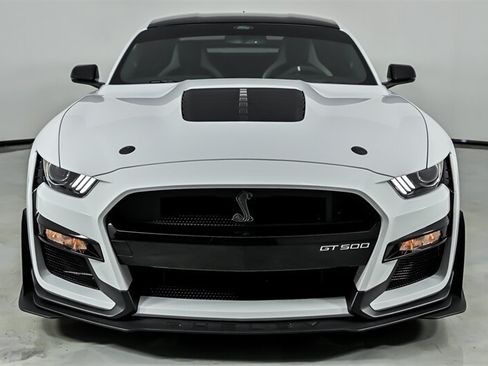 Used 2021 Ford Mustang Shelby GT500 w/ Carbon Fiber Track Pack RWD image 5