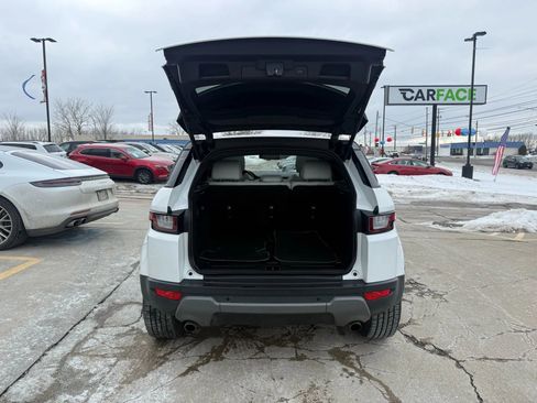 Used 2018 Land Rover Range Rover Evoque image 12