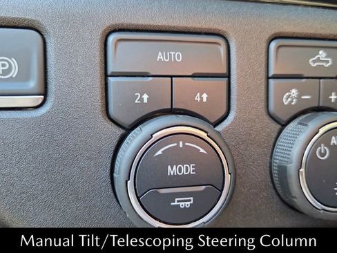 Used 2025 Chevrolet Silverado 1500 LT AWD/4WD image 34