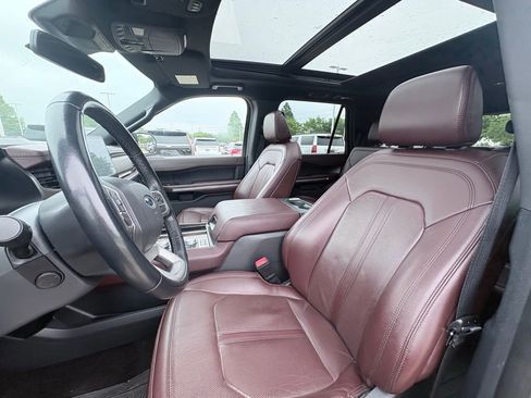 Used 2023 Ford Expedition Limited AWD/4WD image 6