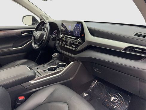 Used 2020 Toyota Highlander Platinum FWD image 44