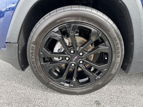 Used 2022 GMC Terrain SLE w/ Driver Convenience Package FWD image 13