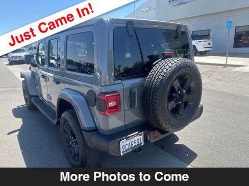 Used 2022 Jeep Wrangler Unlimited Sahara AWD/4WD image 3