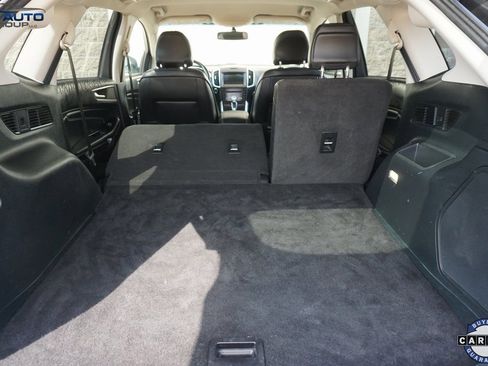 Used 2018 Ford Edge Titanium image 18