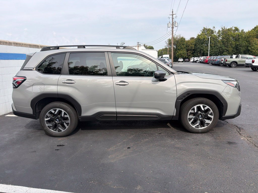 Used 2025 Subaru Forester Premium w/ Convenience Package #1 AWD/4WD image 6