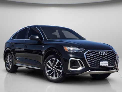 Used 2022 Audi Q5 2.0T Premium w/ Convenience Package AWD/4WD image 2