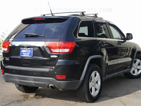 Used 2011 Jeep Grand Cherokee Laredo image 3