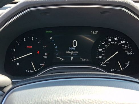Used 2020 Toyota Avalon XLE w/ Moonroof Package FWD image 21