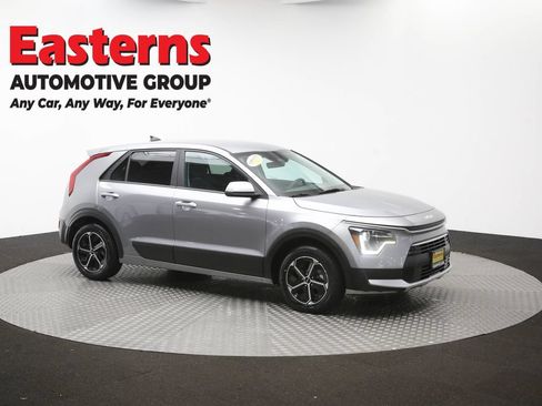 Used 2025 Kia Niro LX FWD image 46